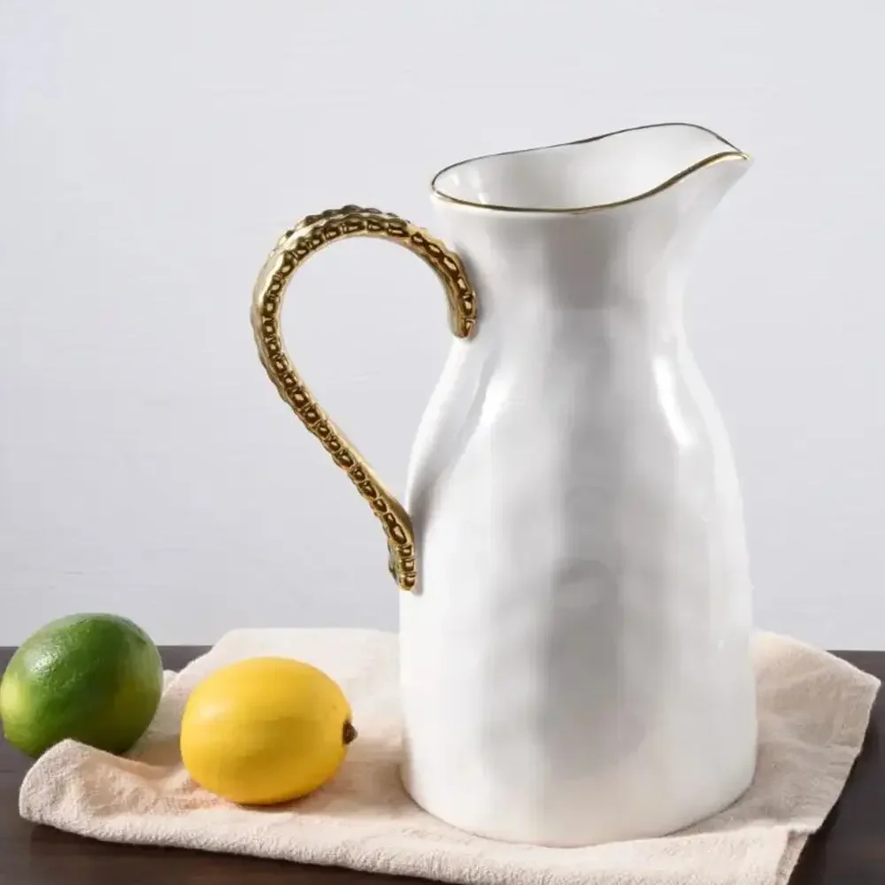 PAMPA BAY Golden Salerno Pitcher
